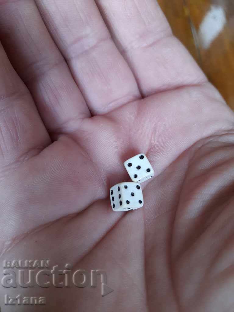 Auction Old dice for backgammon Auction Old dice for backgammon