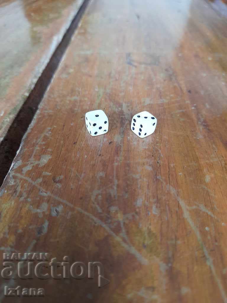 Old dice for backgammon