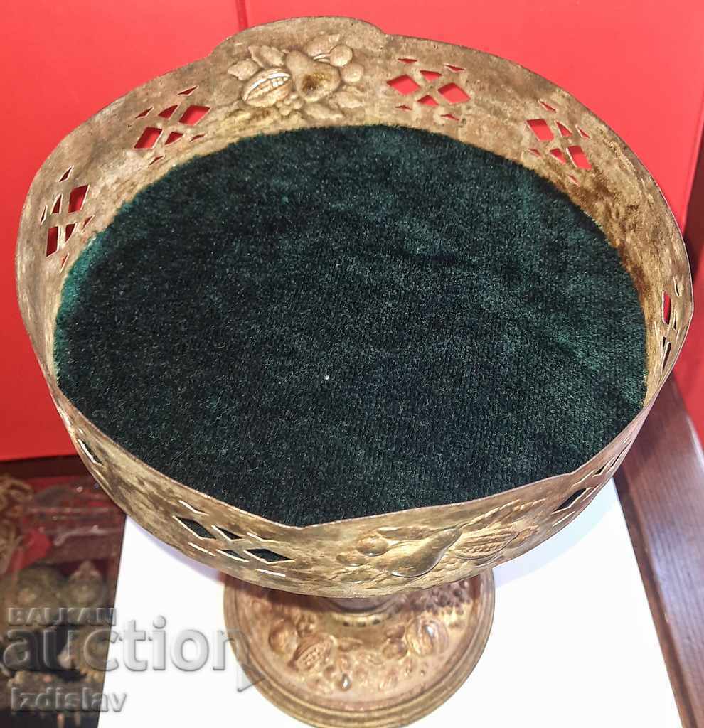 Auction Antique bronze fruit bowl Auction Antique bronze fruit bowl