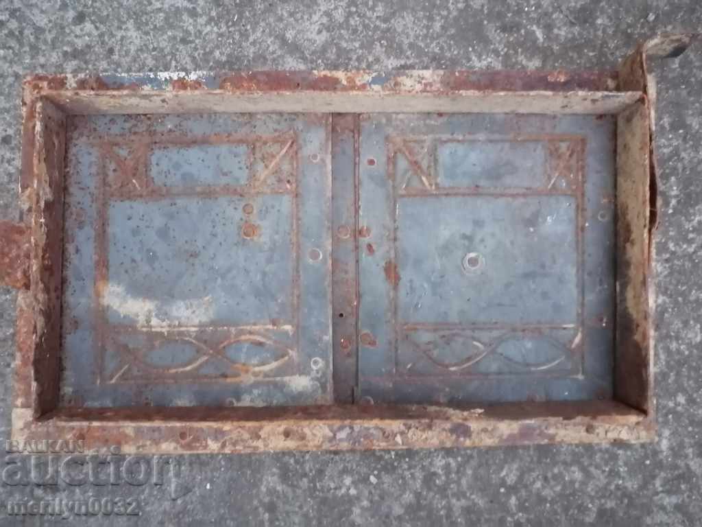 Detail door of an old stove jamal lid fireplace with price 69.00 BGN | € 35.28