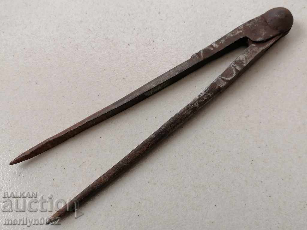Auction Old wrought iron compass for sheet metal Auction Old wrought iron compass for sheet metal
