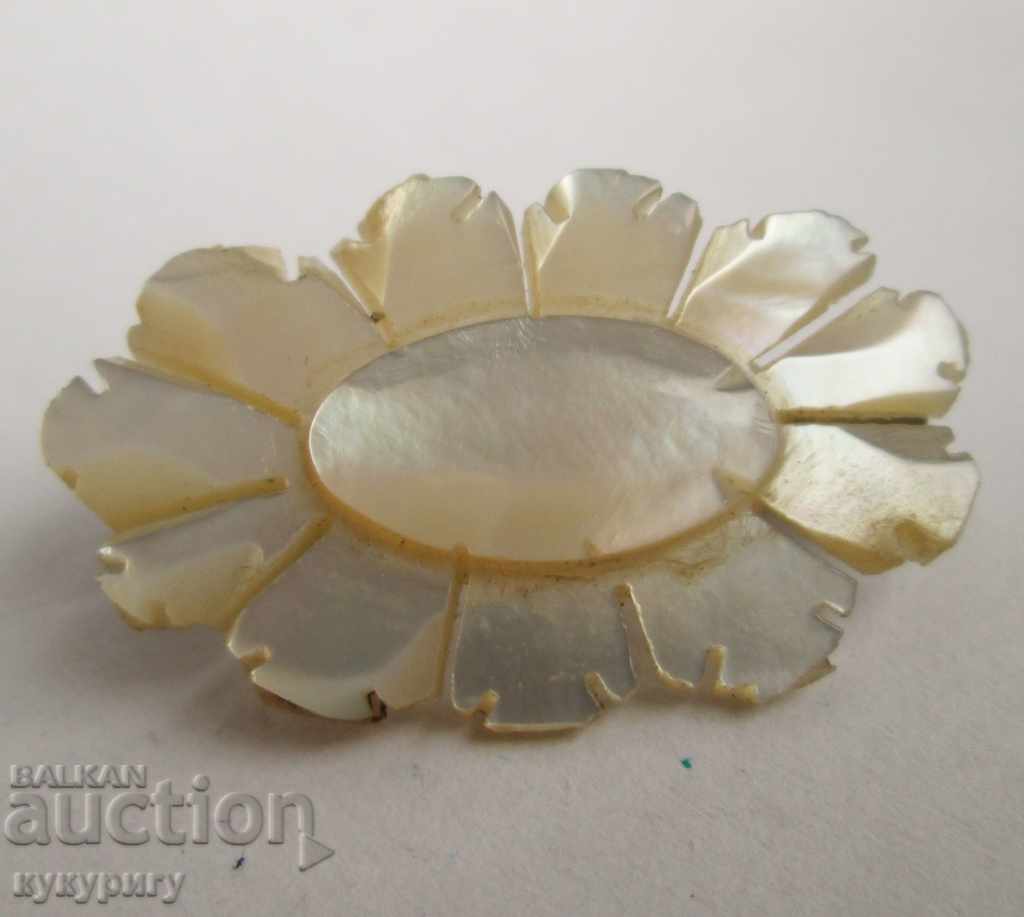Old women's mother-of-pearl brooch jewelry made of mother-of-pearl with price 25.00 BGN | € 12.78