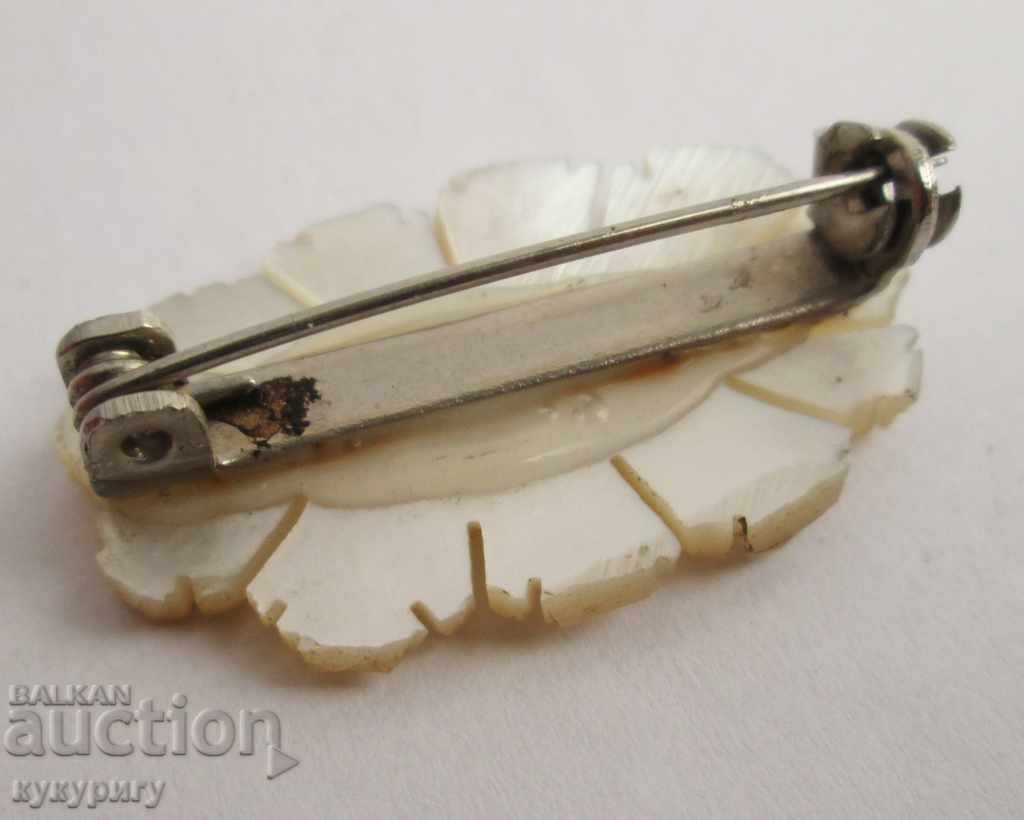 Old women's mother-of-pearl brooch jewelry made of mother-of-pearl - 6