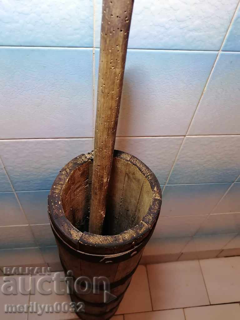 Auction  Butter churn, wood, wooden