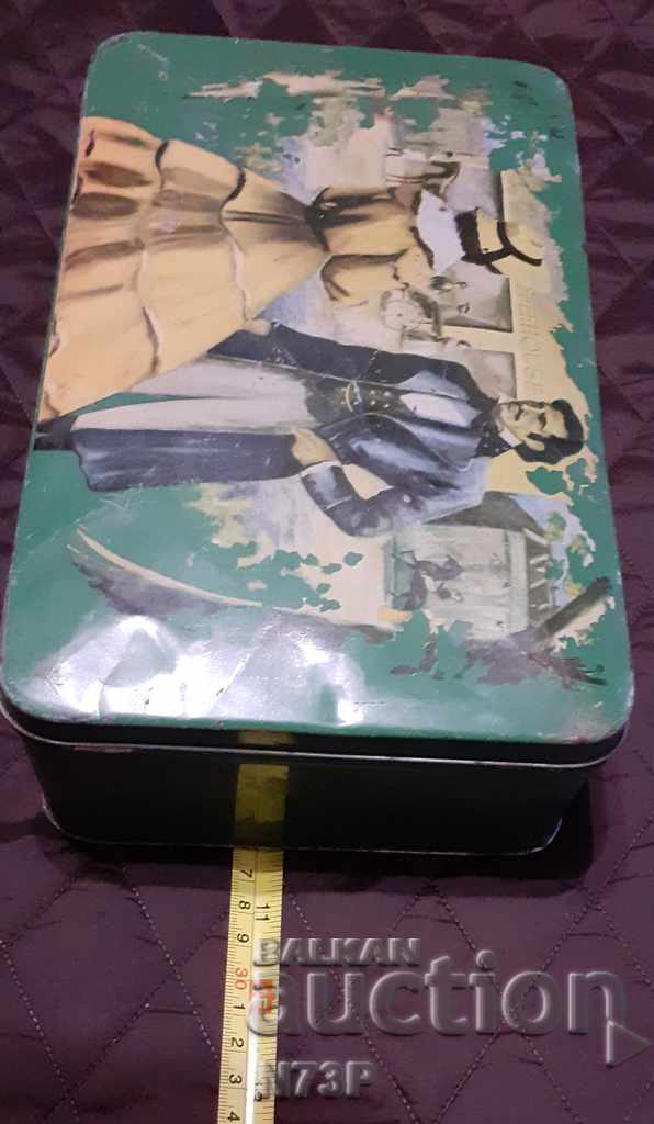 Delivery of OLD METAL BOX. RETRO. COLLECTION. Delivery of OLD METAL BOX. RETRO. COLLECTION.