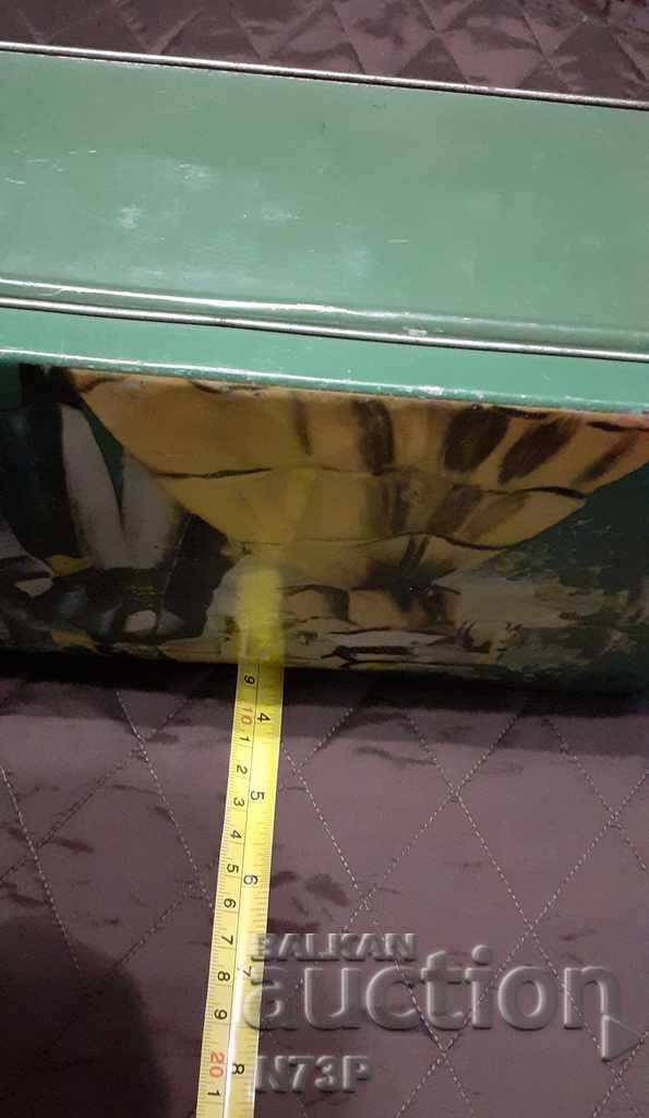 OLD METAL BOX. RETRO. COLLECTION. - 5 OLD METAL BOX. RETRO. COLLECTION. - 5