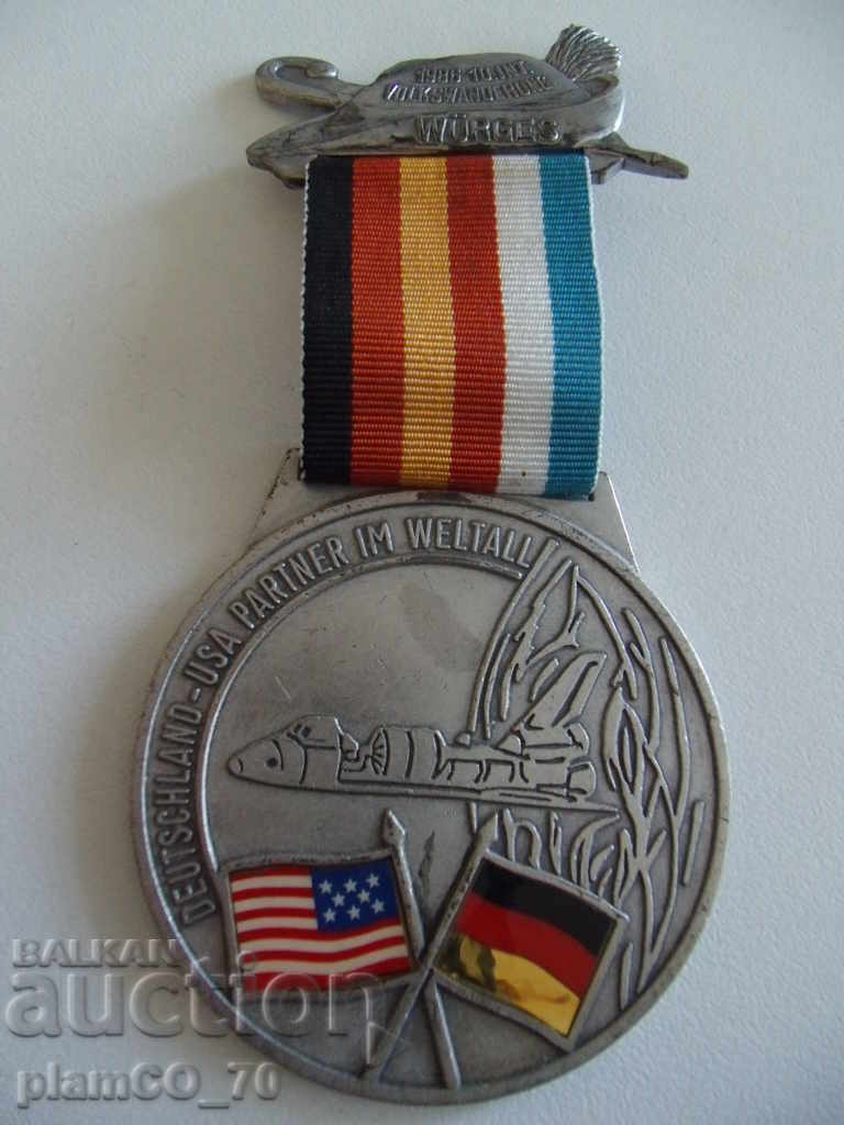 № * 6078 insignă / medalie veche