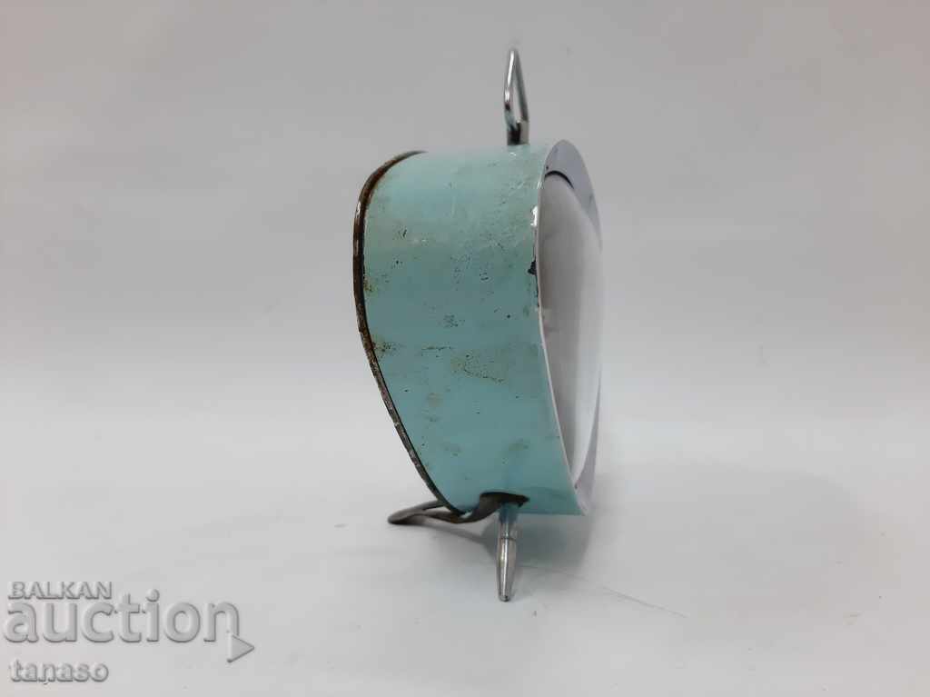 Old Chinese alarm clock with price 25.00 BGN | € 12.78 Old Chinese alarm clock with price 25.00 BGN | € 12.78