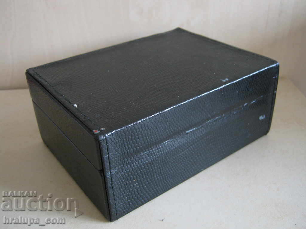 Delivery of Watch case Marco Valentino Collection Delivery of Watch case Marco Valentino Collection