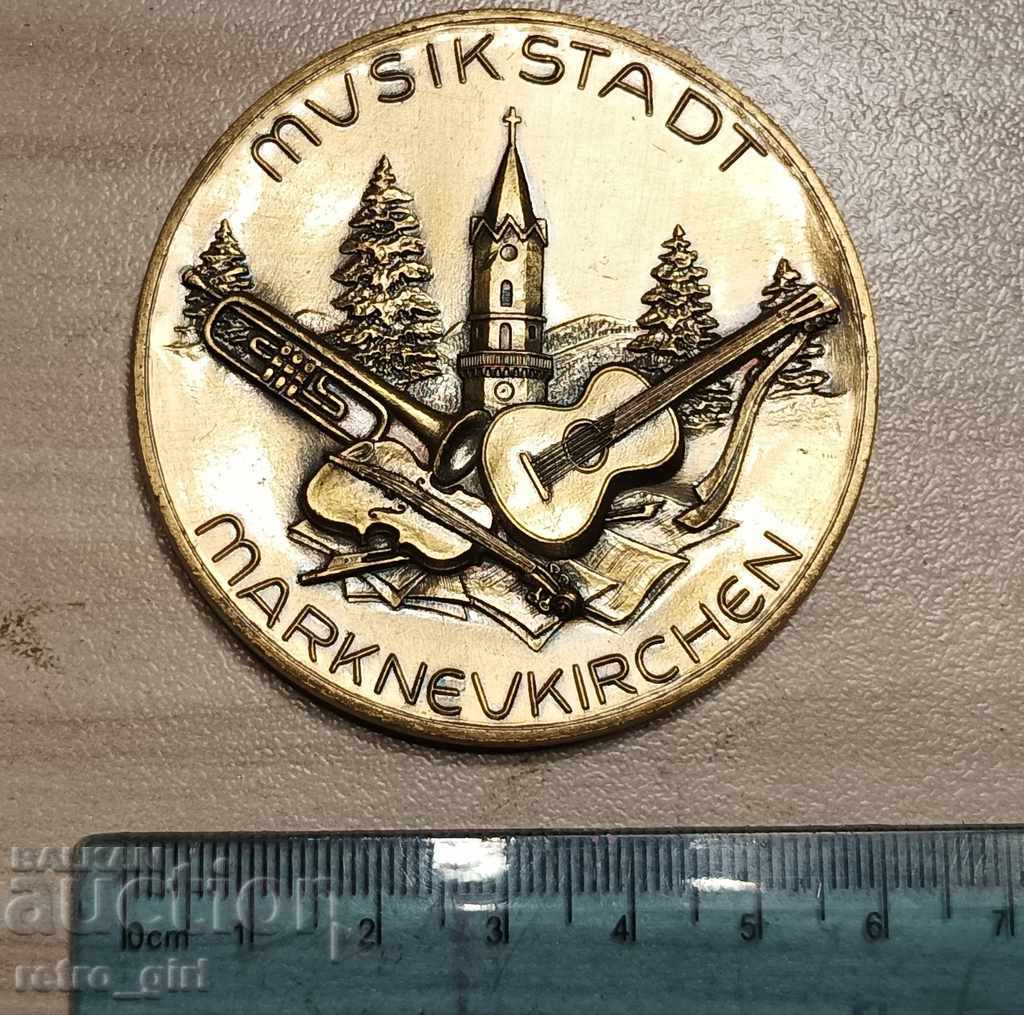 Δημοπρασία Πουλάω μια παλιά πλακέτα - μπρούτζινη. Δημοπρασία Πουλάω μια παλιά πλακέτα - μπρούτζινη.