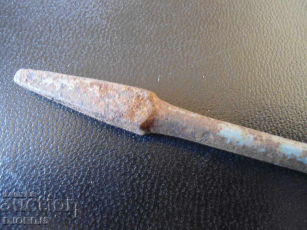 Auction  Old drill, chipping