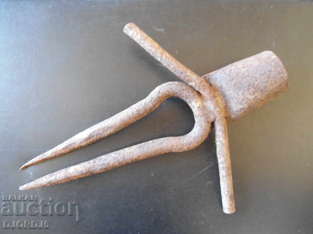 Old agricultural tool with price 5.00 BGN | € 2.56 Old agricultural tool with price 5.00 BGN | € 2.56