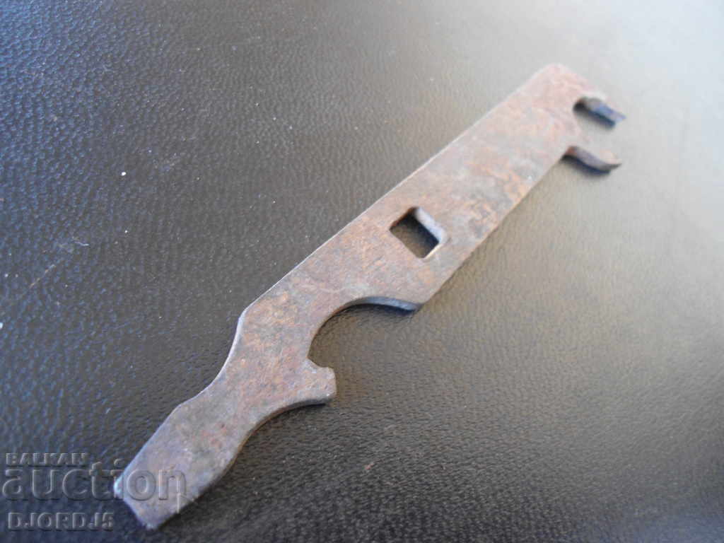 Old bicycle screwdriver with price 3.00 BGN | € 1.53 Old bicycle screwdriver with price 3.00 BGN | € 1.53