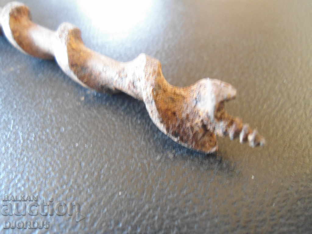 Old drill, chipping with price 3.00 BGN | € 1.53 Old drill, chipping with price 3.00 BGN | € 1.53