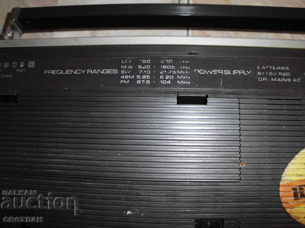 OLD RADIO CASSETTE RECORDER - 6