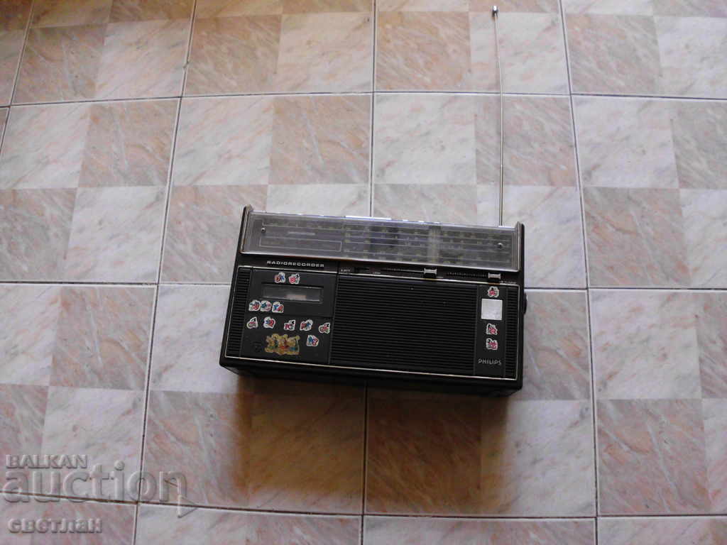 OLD RADIO CASSETTE RECORDER - 7