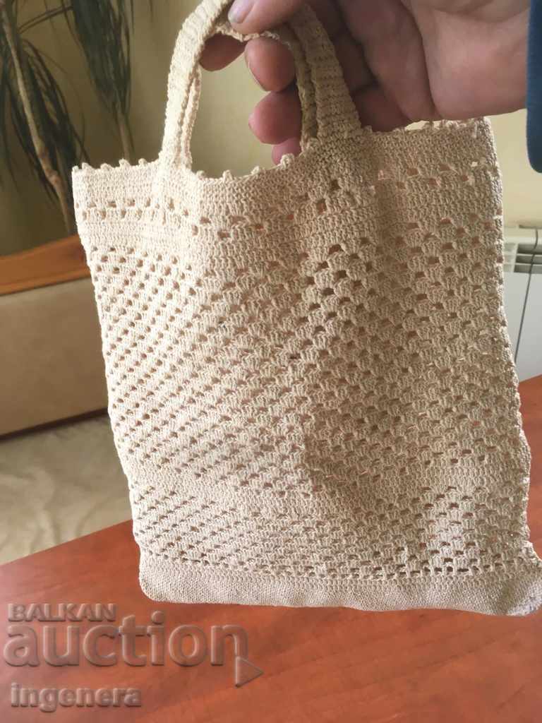 Licitație SAC GROSĂ DE TRICOT PE UN CÂRLIG NEUTILIZAT