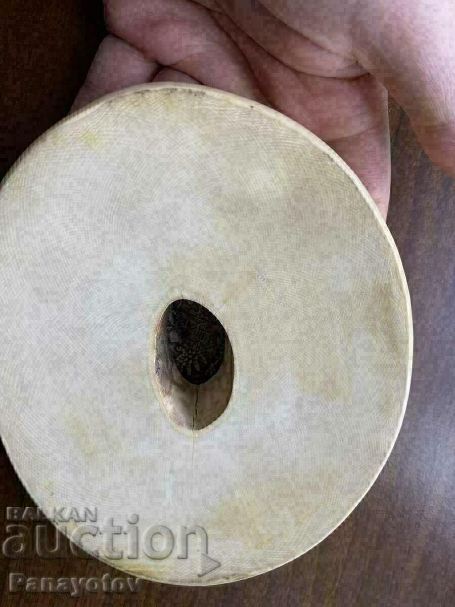 Auction Ivory ASHTRAY WITH COIN HUGE BEAUTIFUL RARE TALER Auction Ivory ASHTRAY WITH COIN HUGE BEAUTIFUL RARE TALER