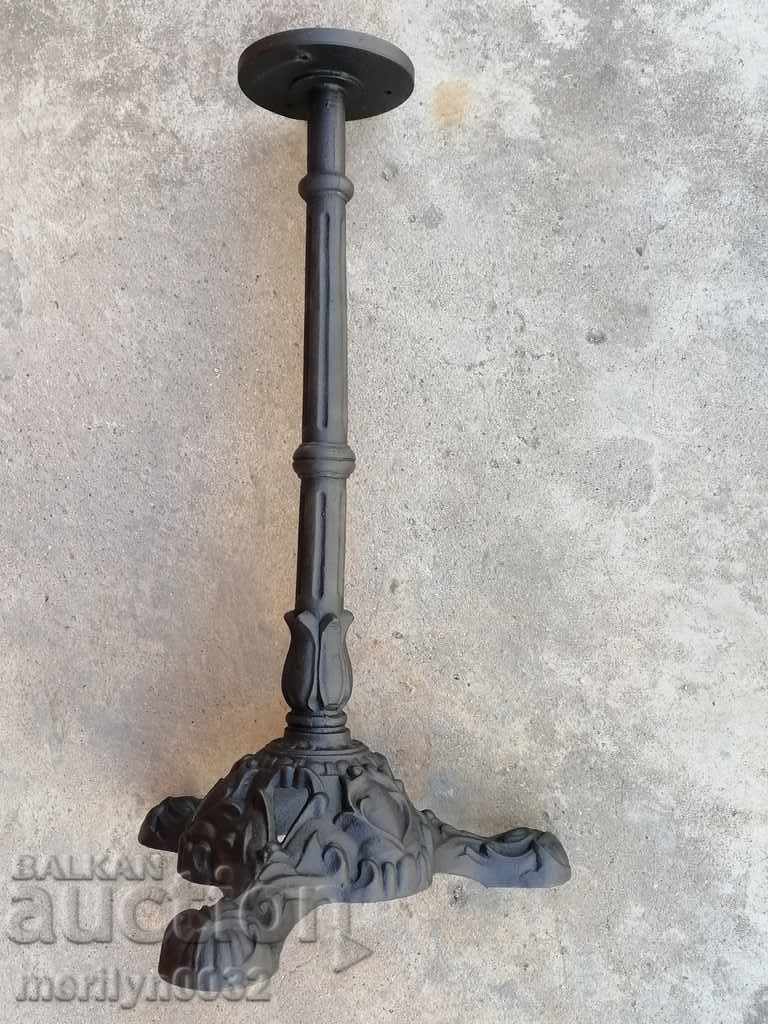 Auction Table top embossed cast iron table from the 20th century Auction Table top embossed cast iron table from the 20th century