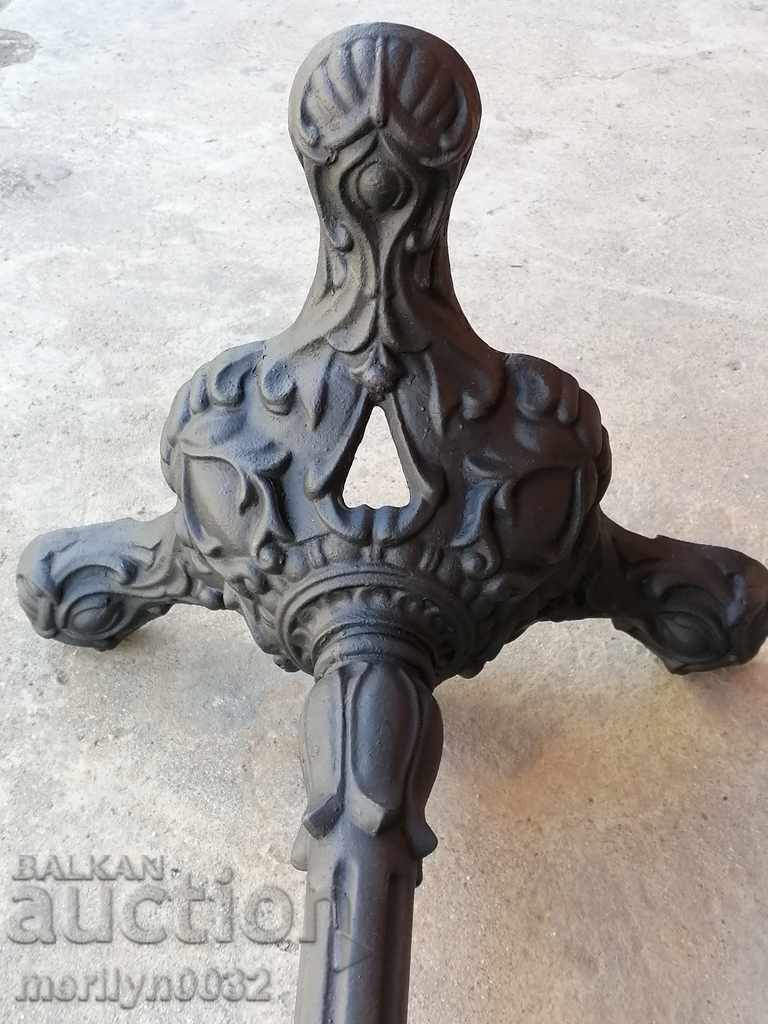 Table top embossed cast iron table from the 20th century - 6 Table top embossed cast iron table from the 20th century - 6