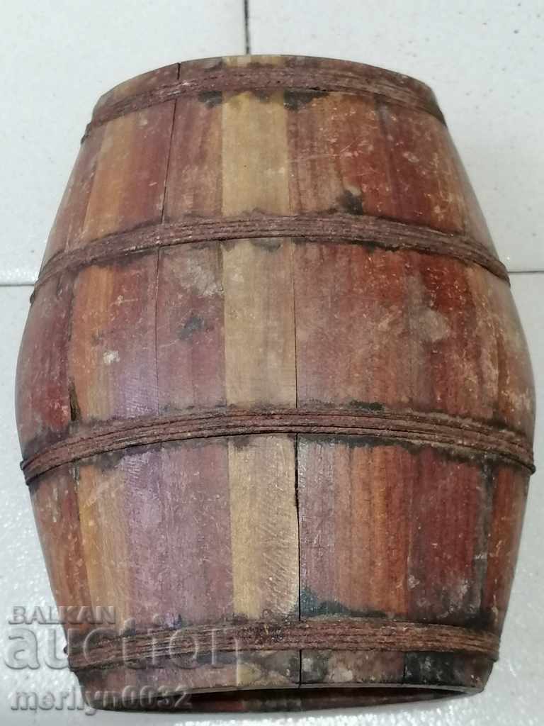 Delivery of An old paver, a bathtub, a vase, a barrel, a wooden one Delivery of An old paver, a bathtub, a vase, a barrel, a wooden one