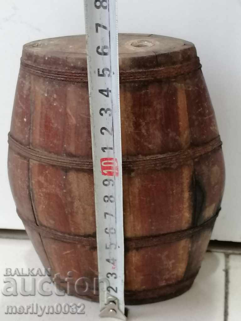 An old paver, a bathtub, a vase, a barrel, a wooden one - 6 An old paver, a bathtub, a vase, a barrel, a wooden one - 6