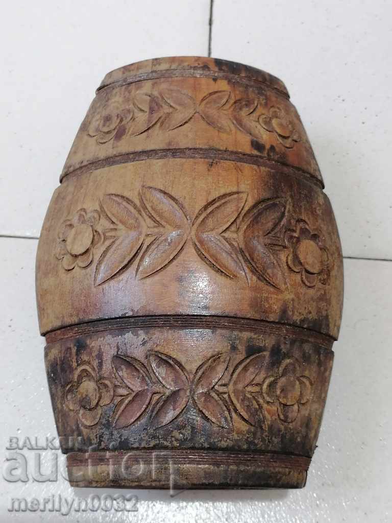 Old carved peacock made of wood wooden buckle barrel cup with price 55.00 BGN | € 28.12 Old carved peacock made of wood wooden buckle barrel cup with price 55.00 BGN | € 28.12