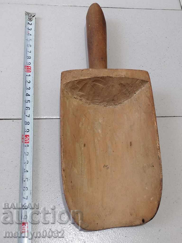 Old wooden shovel wooden shovel - 5 Old wooden shovel wooden shovel - 5