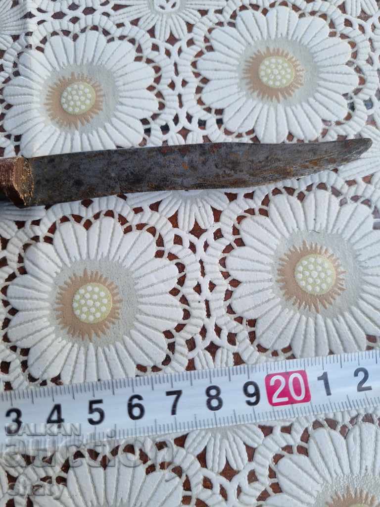 Auction An old knife Auction An old knife