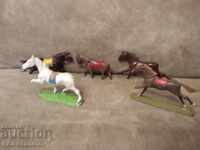 Lot of horses painted