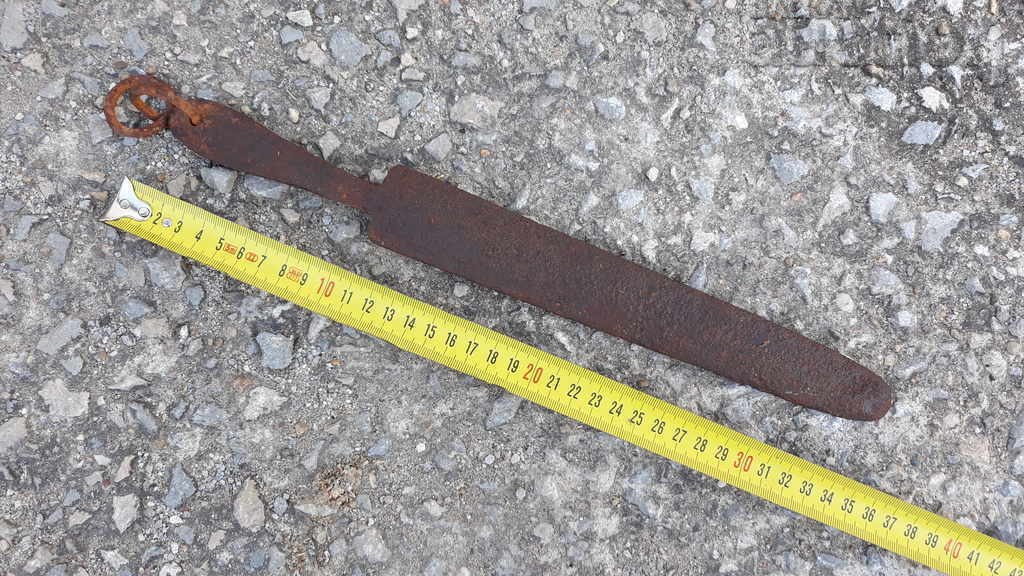 Auction  antique primitive table interior decoration