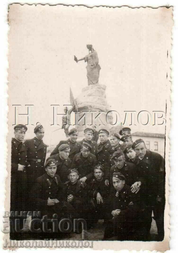 1936 МАЛКА СТАРА СНИМКА СВИЩОВ ПАМЕТНИКА НА СВОБОДАТА В347