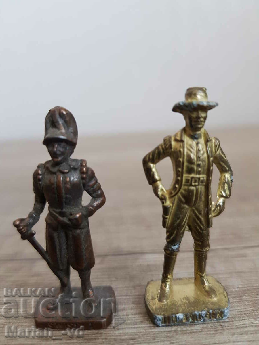 Two metal soldiers with price 10.00 BGN | € 5.11 Two metal soldiers with price 10.00 BGN | € 5.11
