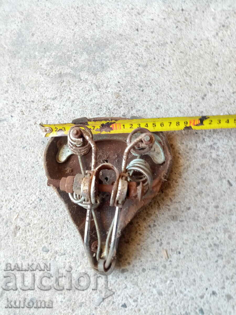 Δημοπρασία Παλιό δερμάτινο παιδικό κάθισμα ποδηλάτου