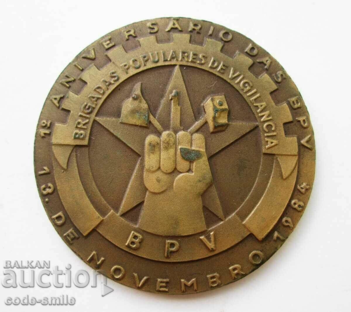 Veche placă de medalie rară a miliției paramilitare din Angola