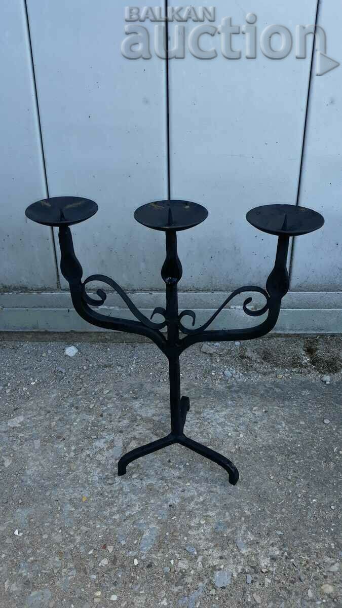 Αντίκες σιδήρου χειροποίητο κηροπήγιο με τιμή 35.00 BGN | € 17.90 Αντίκες σιδήρου χειροποίητο κηροπήγιο με τιμή 35.00 BGN | € 17.90