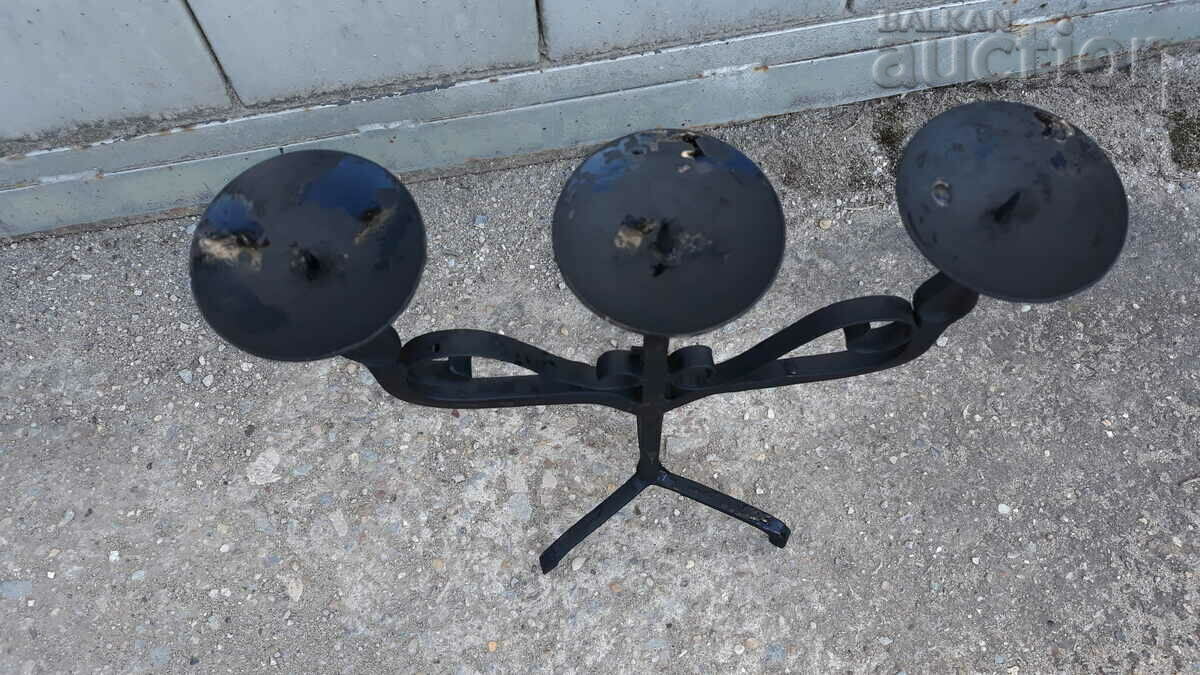 Δημοπρασία Αντίκες σιδήρου χειροποίητο κηροπήγιο Δημοπρασία Αντίκες σιδήρου χειροποίητο κηροπήγιο