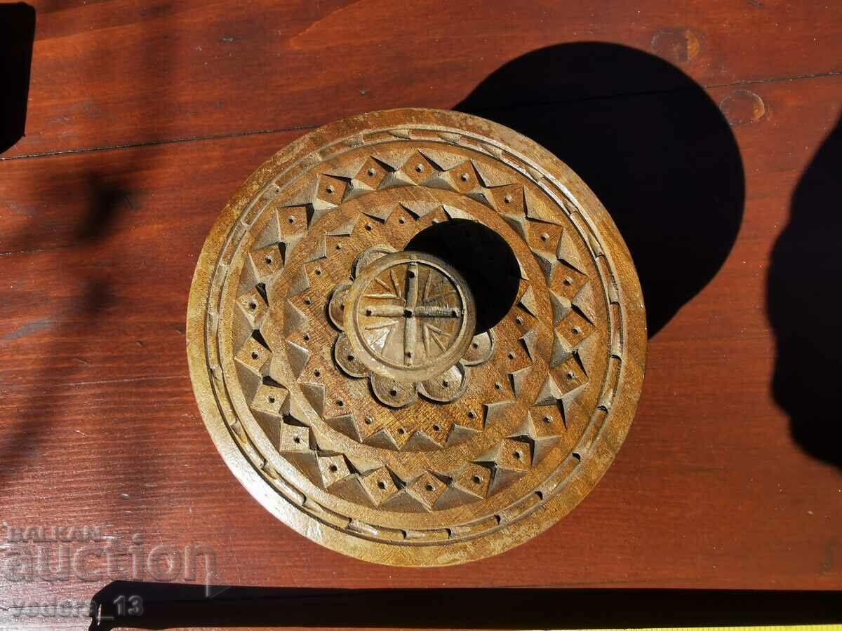 an old wooden bowl with price 15.00 BGN | € 7.67