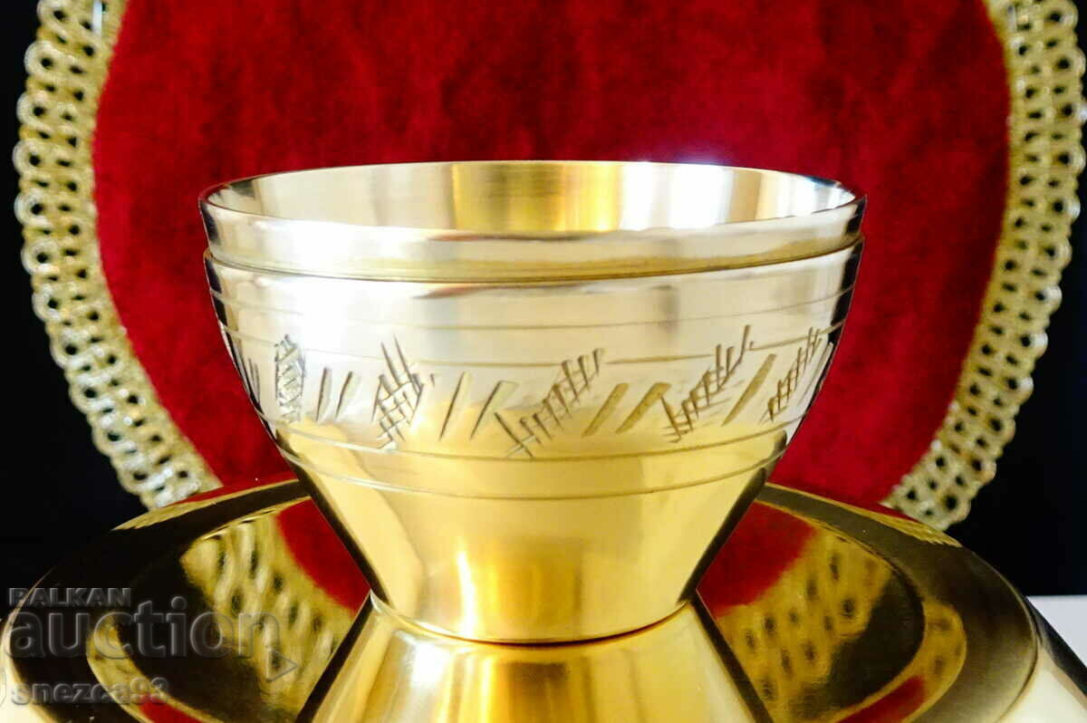 Delivery of Bronze glass, engraved 70 ml.