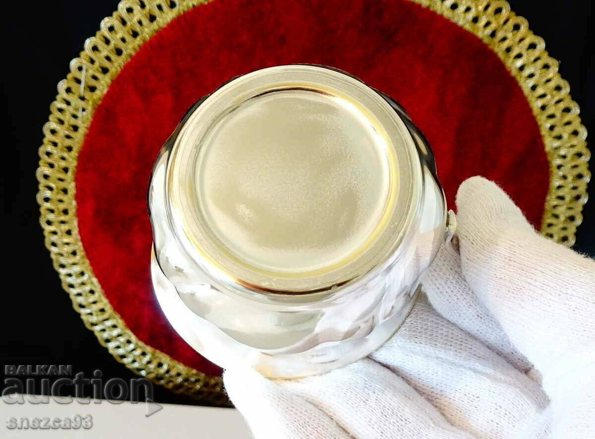 Παράδοση Επάργυρη κανάτα, τόρνος. Παράδοση Επάργυρη κανάτα, τόρνος.