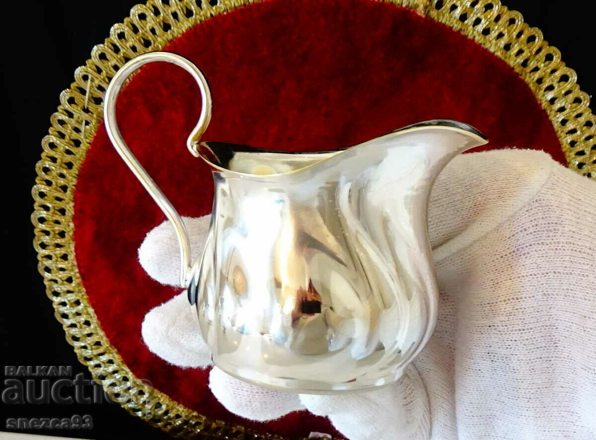 Επάργυρη κανάτα, τόρνος. Επάργυρη κανάτα, τόρνος.