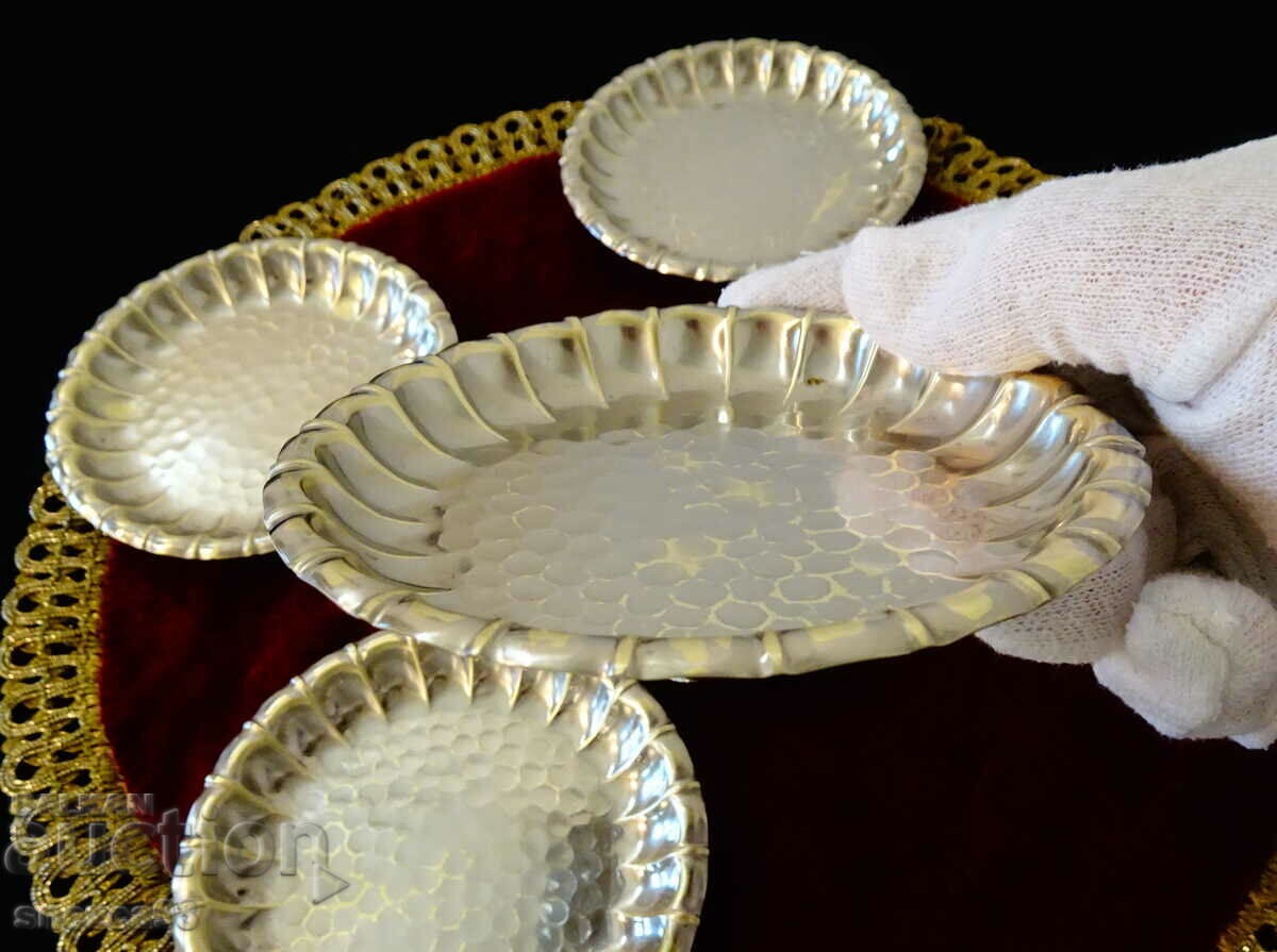 Auction  Silver-plated plate, nut bowl, forged relief