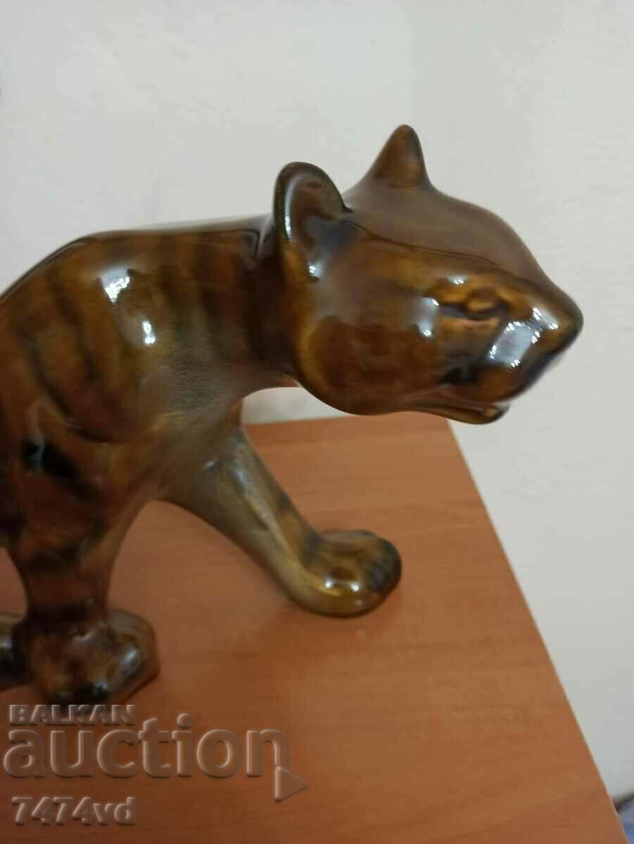 Large collector's figure, massive, 48 cm long, stamps with price 80.00 BGN | € 40.90 Large collector's figure, massive, 48 cm long, stamps with price 80.00 BGN | € 40.90