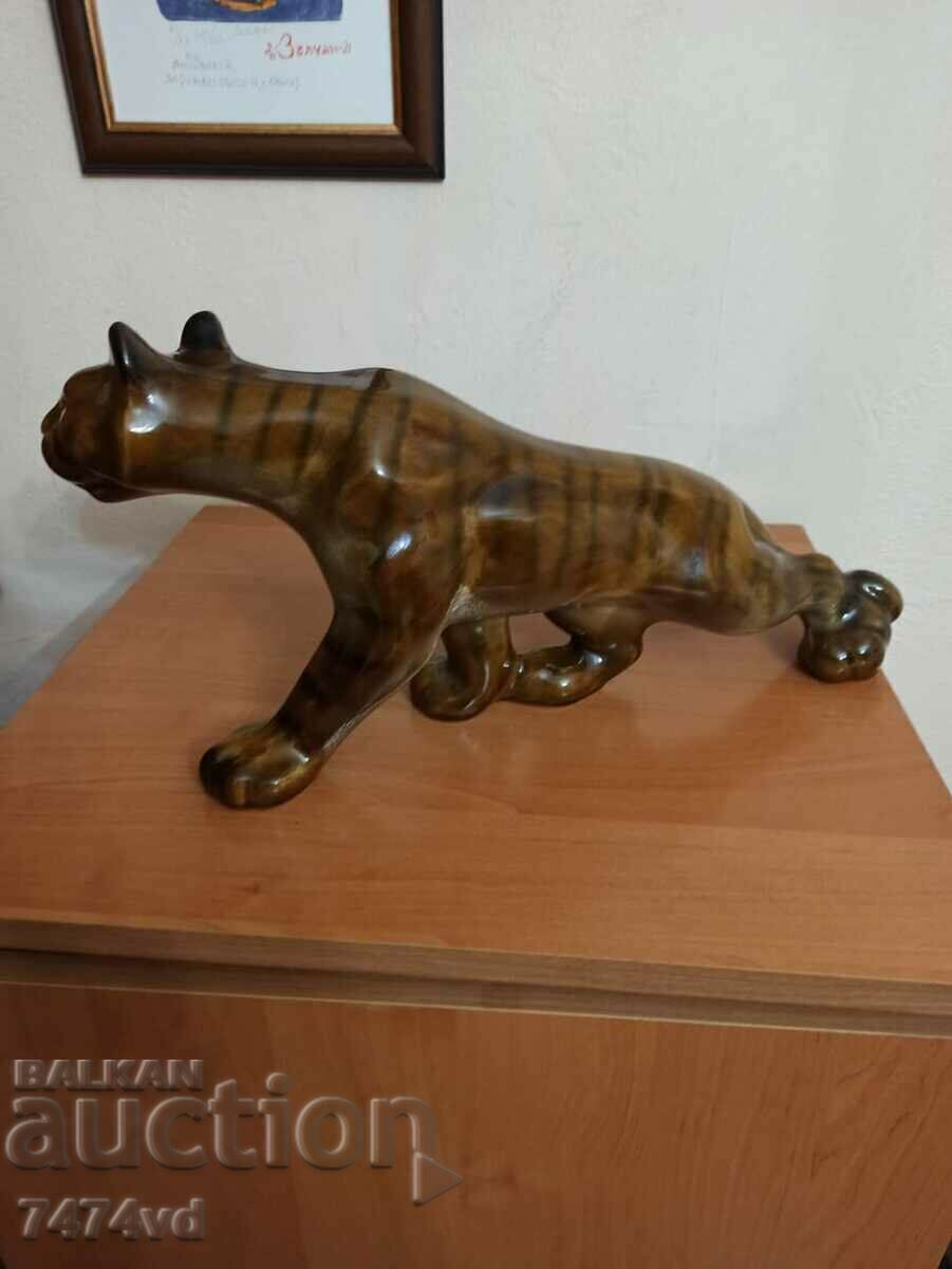 Auction Large collector's figure, massive, 48 cm long, stamps Auction Large collector's figure, massive, 48 cm long, stamps