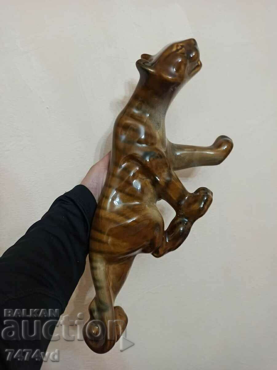 Delivery of Large collector's figure, massive, 48 cm long, stamps Delivery of Large collector's figure, massive, 48 cm long, stamps