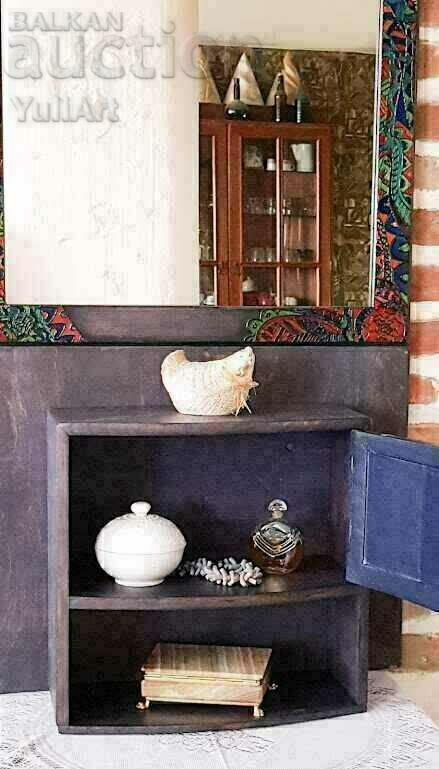 Delivery of Mirror with locker for small items Delivery of Mirror with locker for small items