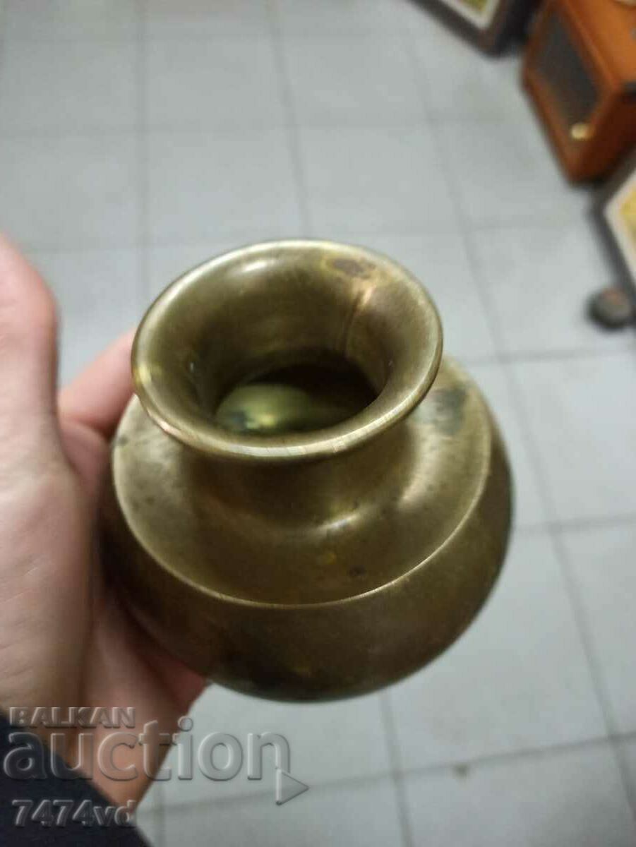 Bronze small vase with price 30.00 BGN | € 15.34 Bronze small vase with price 30.00 BGN | € 15.34