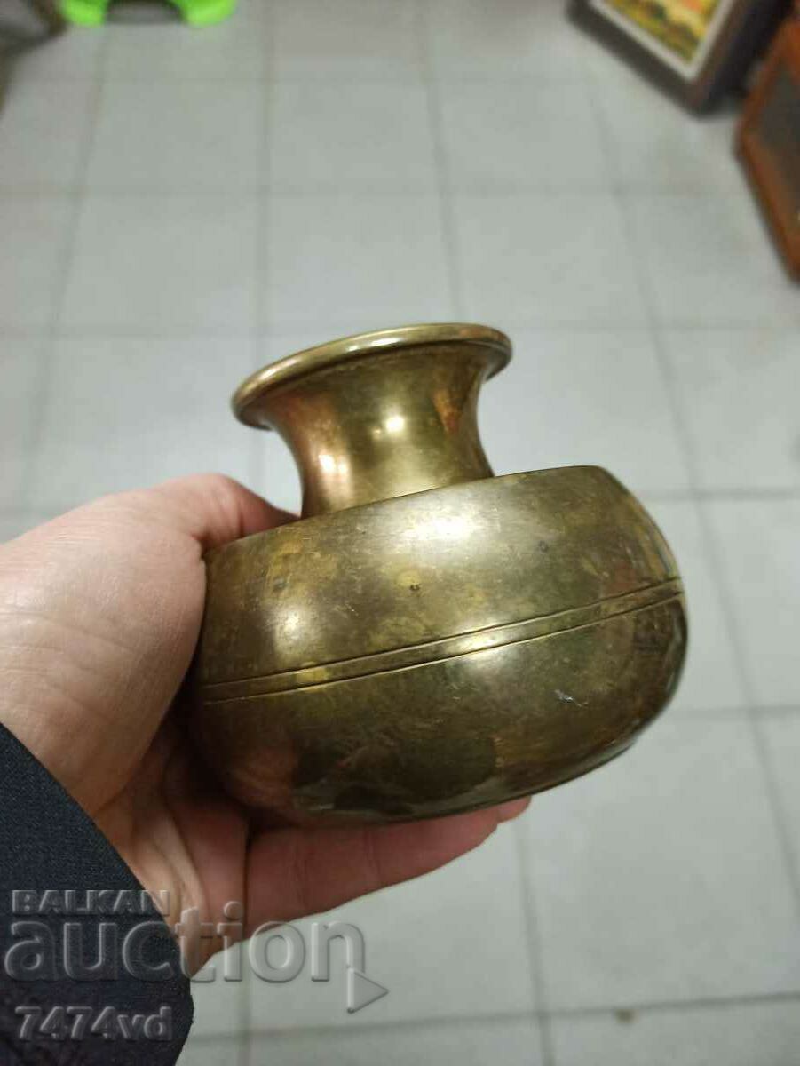 Auction Bronze small vase Auction Bronze small vase