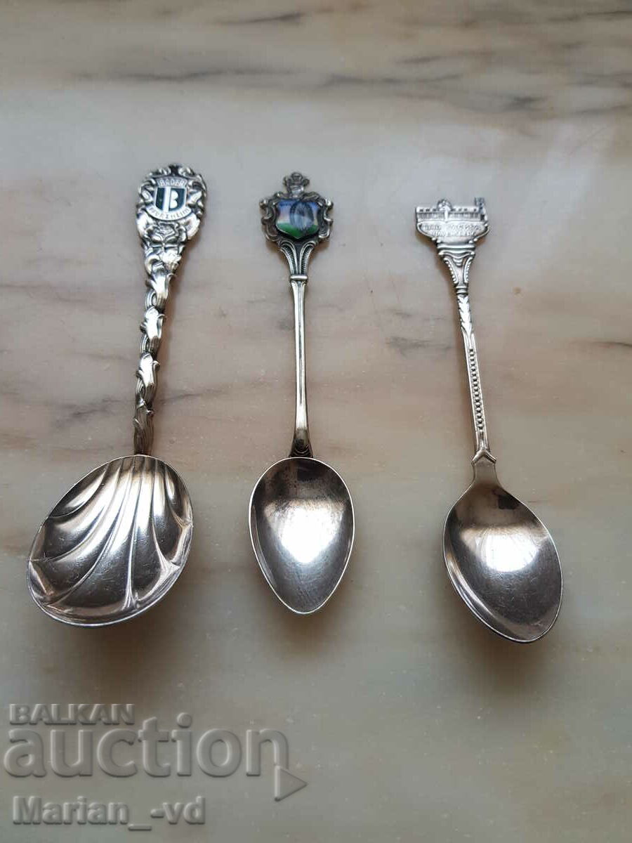 Collectible silver-plated spoons 3 pieces - 5 Collectible silver-plated spoons 3 pieces - 5