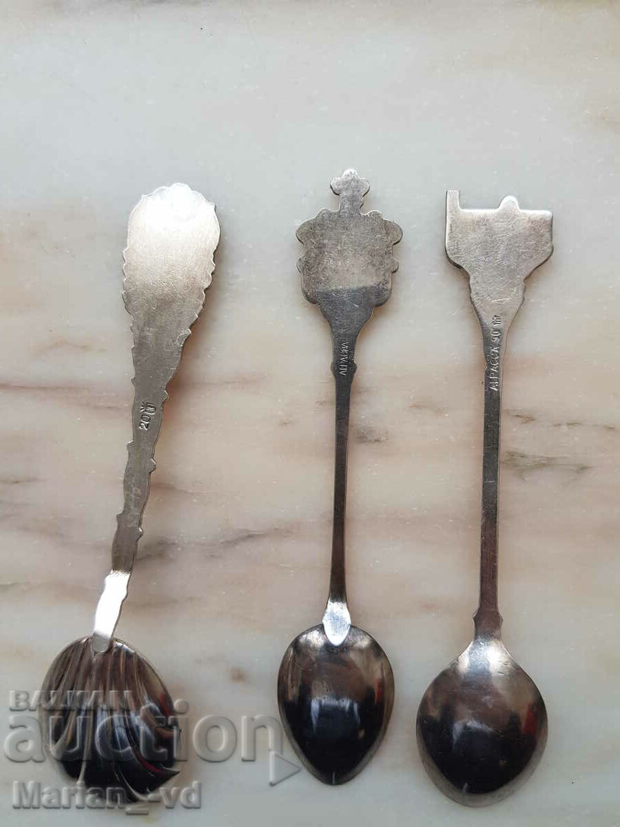 Collectible silver-plated spoons 3 pieces - 6 Collectible silver-plated spoons 3 pieces - 6
